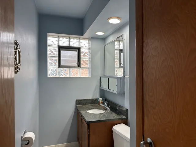 $2,100 | 2538 North 75th Avenue, Unit 2, Elmwood Park, IL 60707