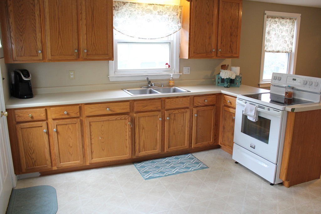 75 Century Road Weymouth, MA 02190 - Photo 3 of 20 Gallery Image 3