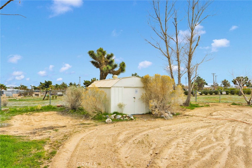 6450 Maricopa Road Phelan, CA 92371 - Photo 26 of 38