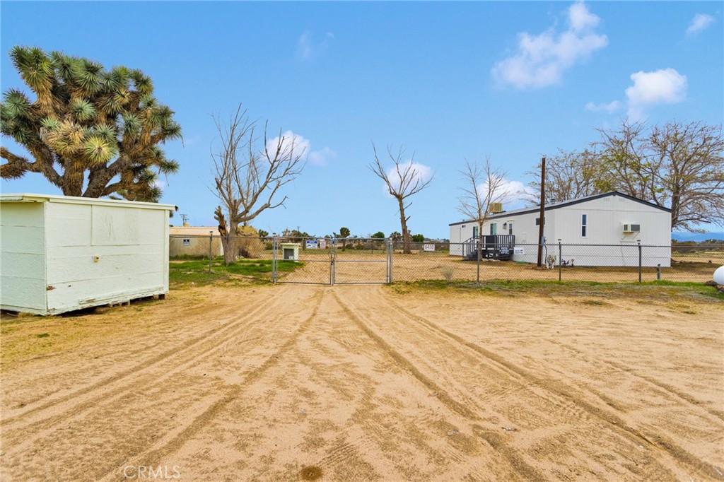 6450 Maricopa Road Phelan, CA 92371 - Photo 30 of 38