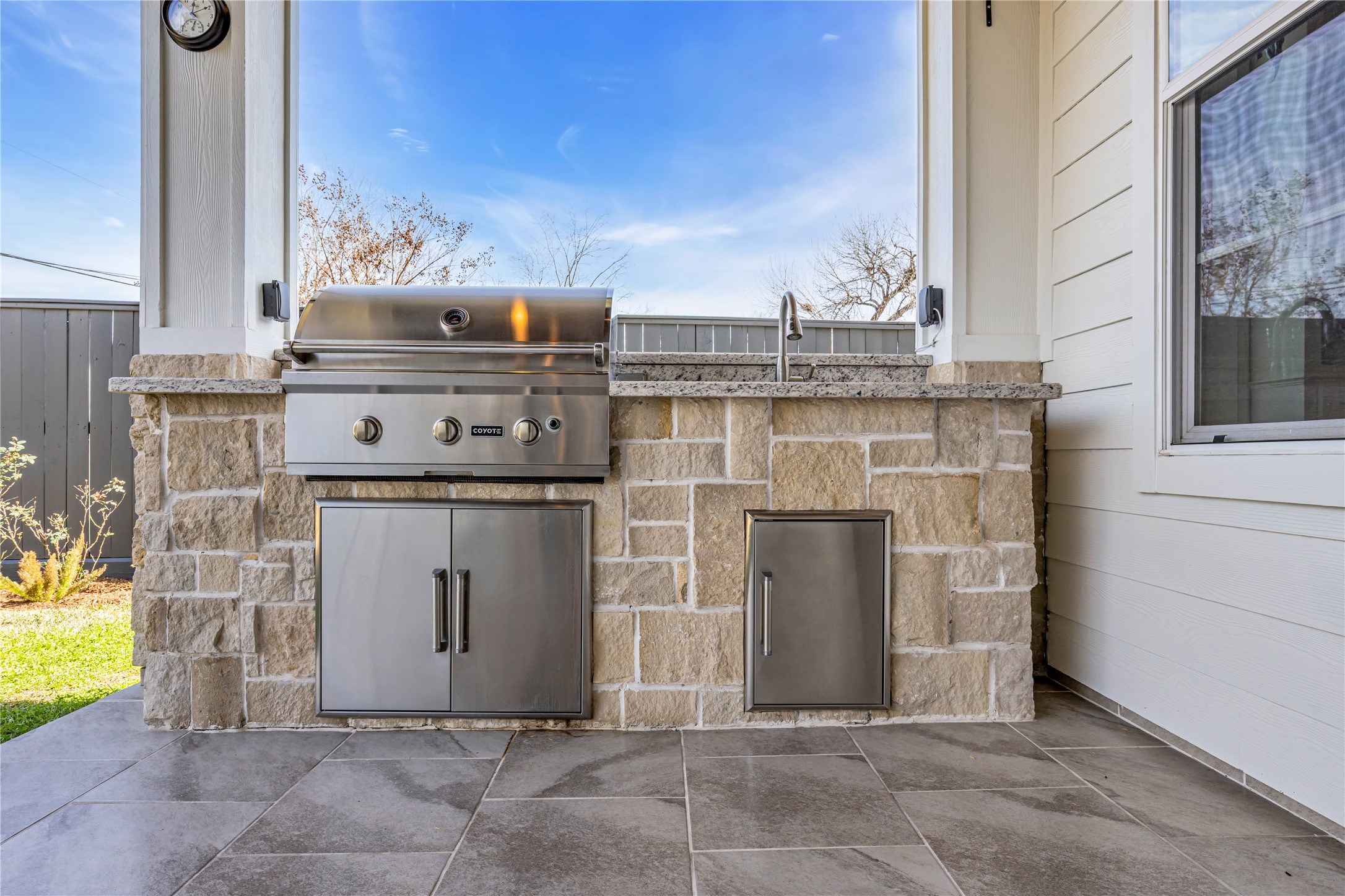 4702 Lido Lane Houston, TX 77092 - Photo 34 of 38 Wonderful outdoor kitchen!