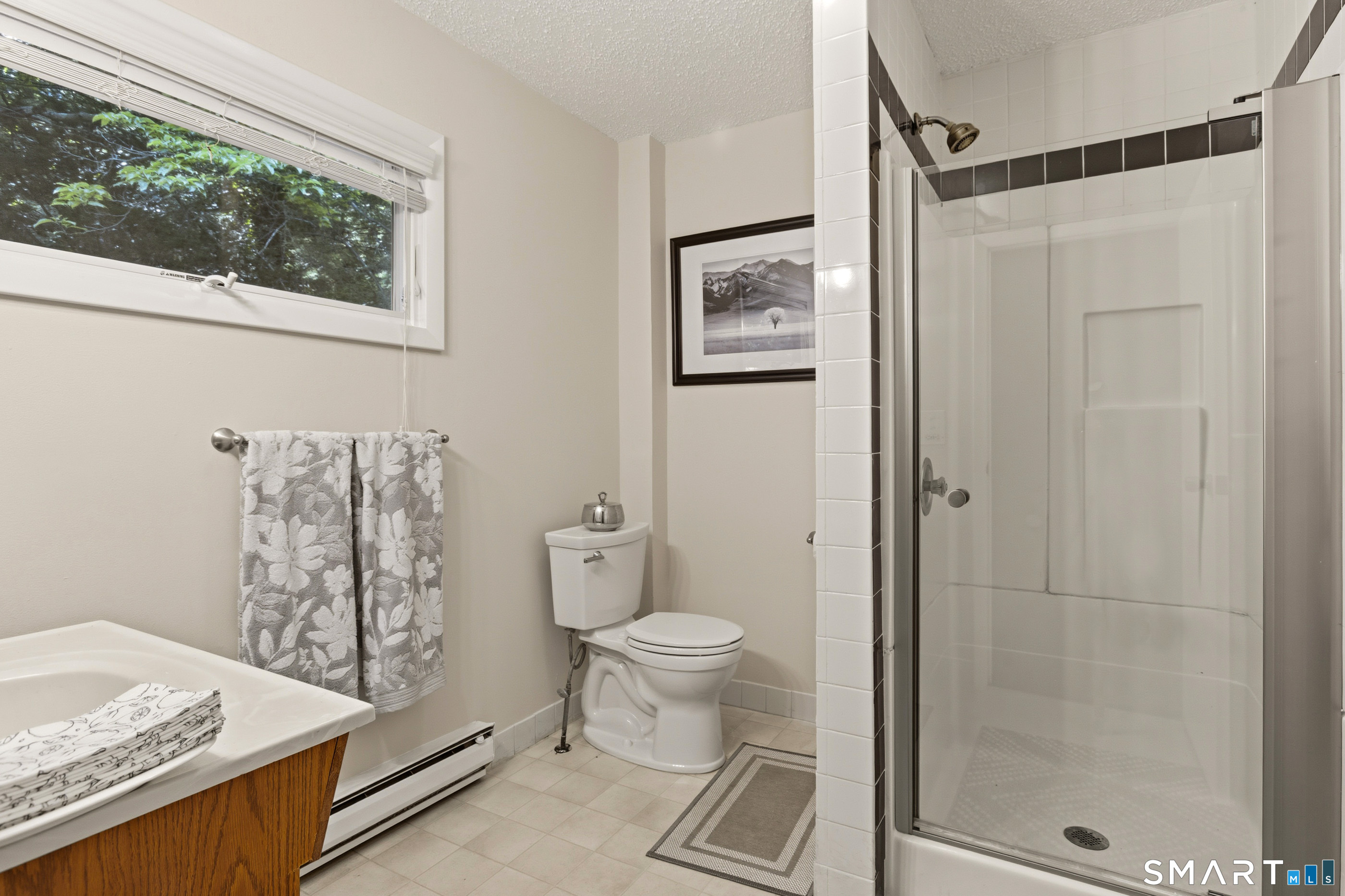 4 Beach Road Danbury, CT 06811 - Photo 23 of 39