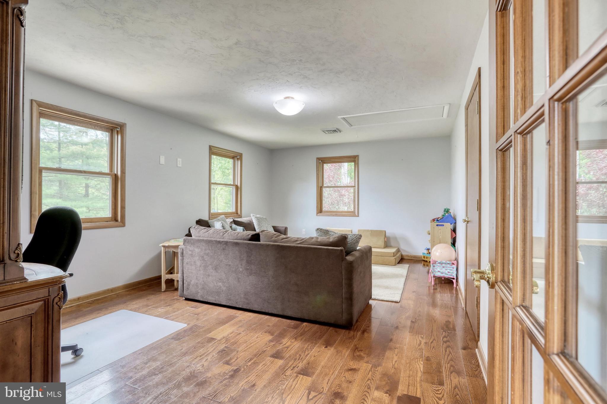 19991 Dutton Road Stewartstown, PA 17363 - Photo 37 of 61 Den