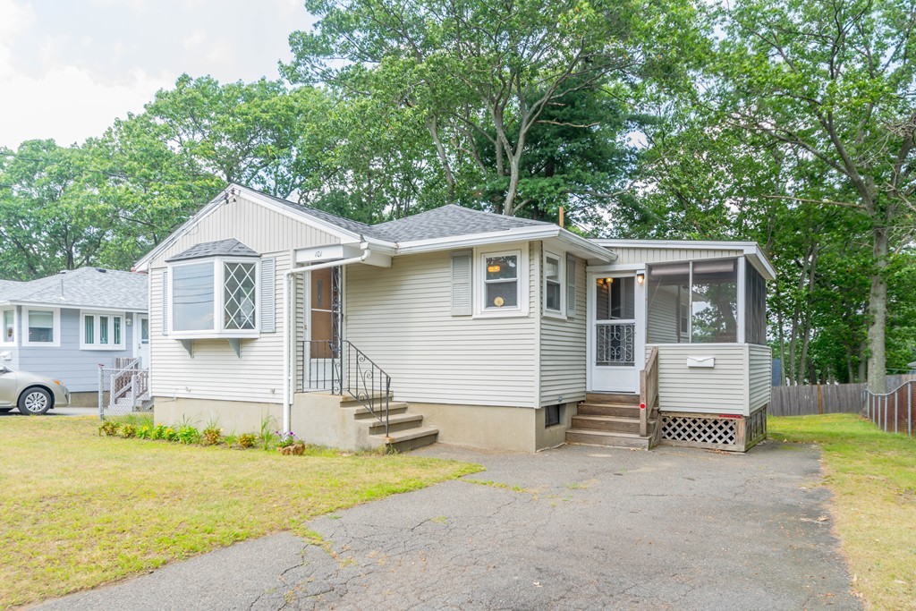 101 Hillcrest Road Waltham, MA 02451 - Photo 1 of 12