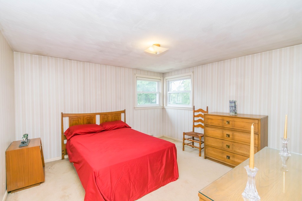 101 Hillcrest Road Waltham, MA 02451 - Photo 7 of 12
