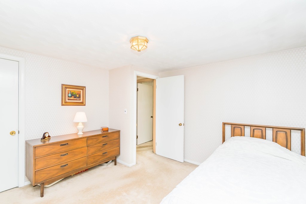101 Hillcrest Road Waltham, MA 02451 - Photo 9 of 12