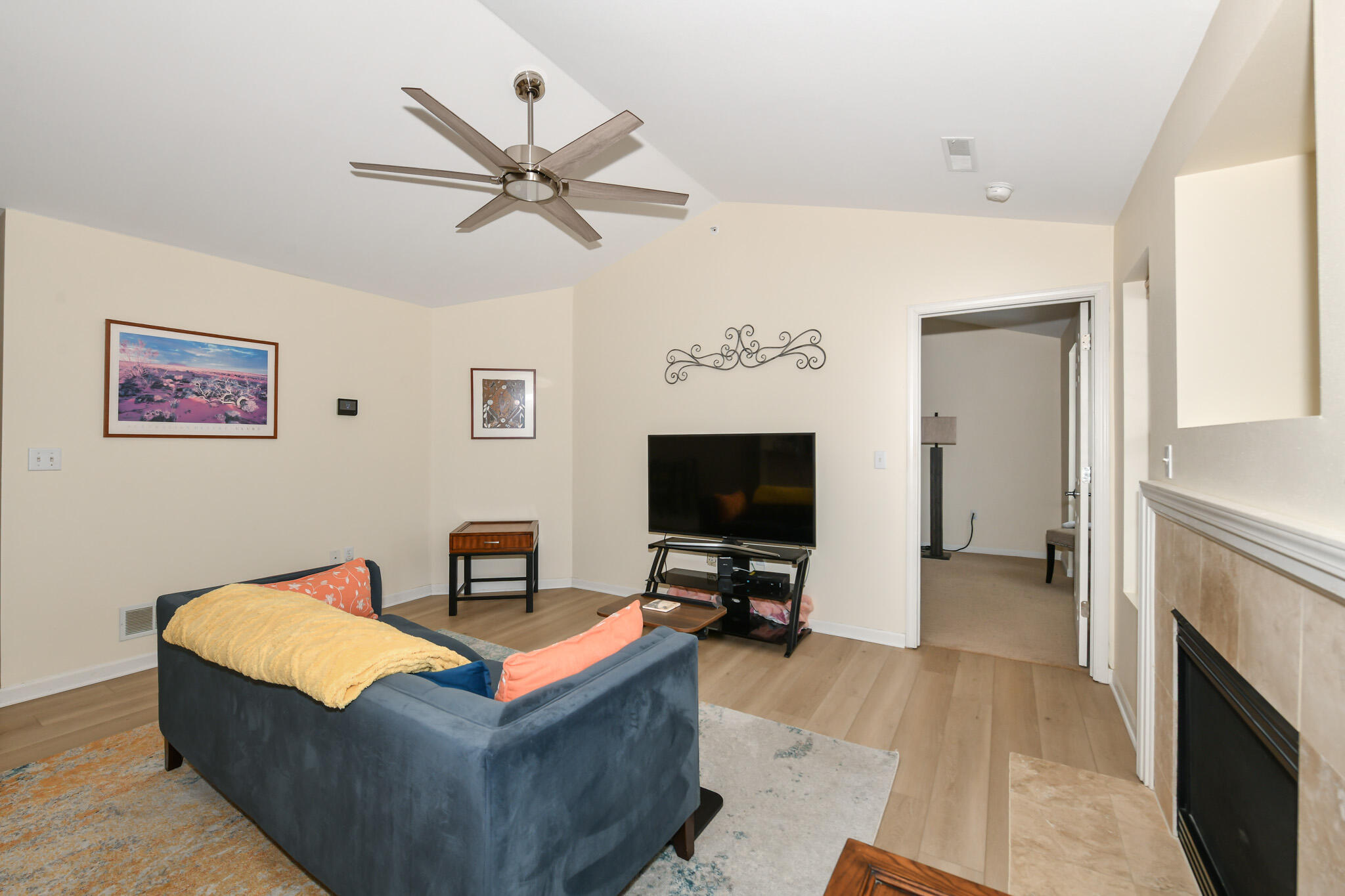 9128 West Elm Court, Unit F Franklin, WI 53132 - Photo 30 of 35 HEN_8486