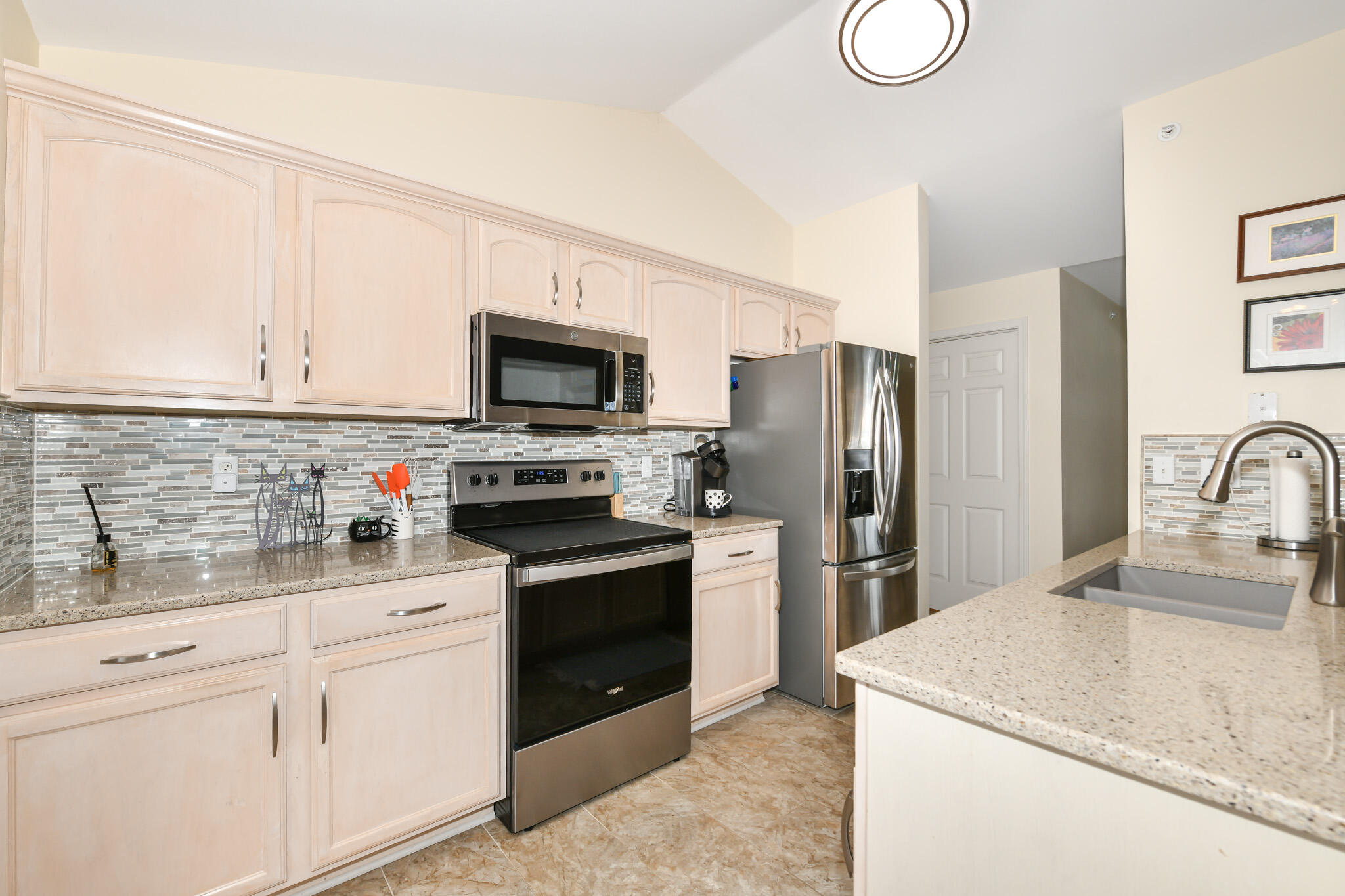 9128 West Elm Court, Unit F Franklin, WI 53132 - Photo 9 of 35 Kitchen