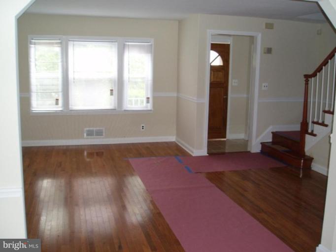 1550 Northbourne Road Baltimore, MD 21239 - Photo 2 of 13 Living Room