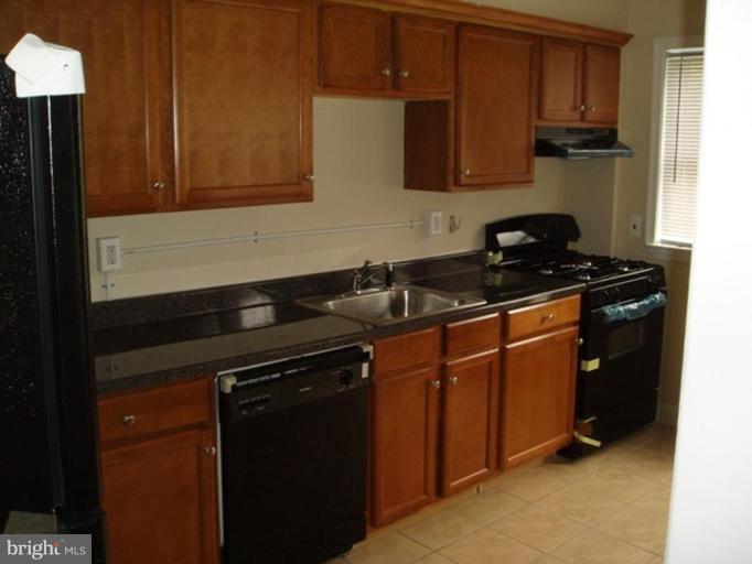 1550 Northbourne Road Baltimore, MD 21239 - Photo 4 of 13 Kitchen