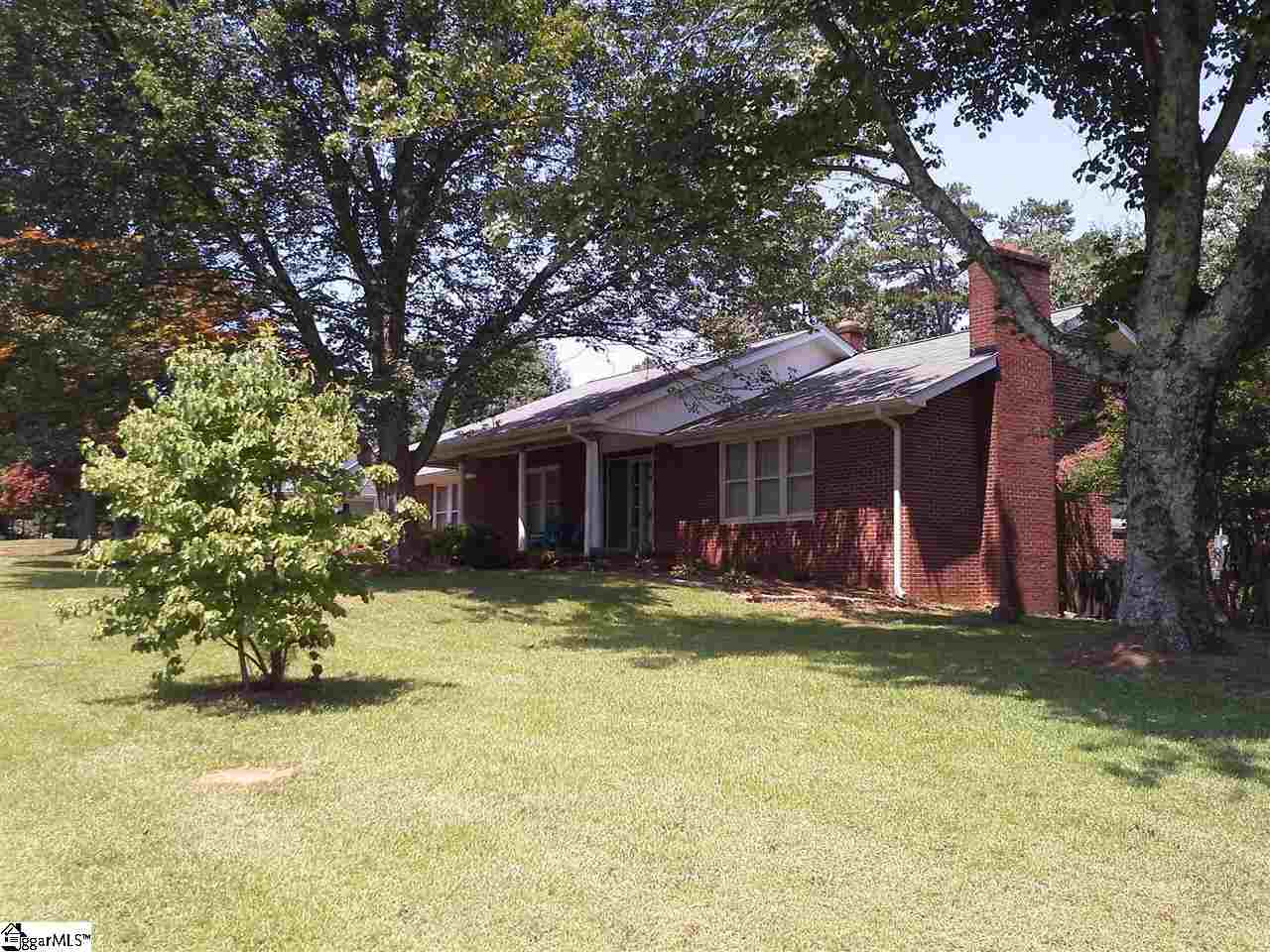 322 Taylor Road Greer, SC 29651 - Photo 2 of 17 Gallery Image 2
