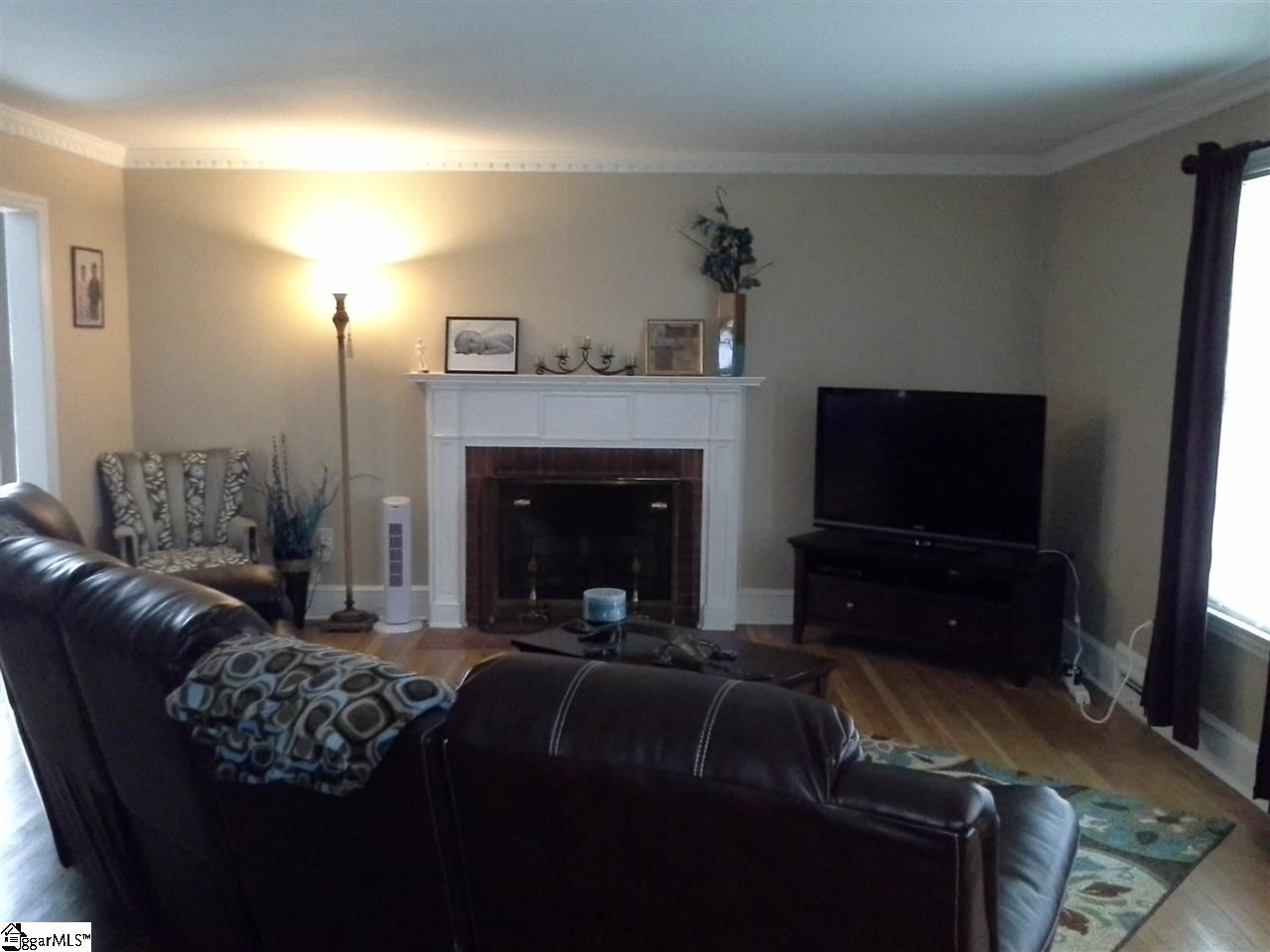 322 Taylor Road Greer, SC 29651 - Photo 3 of 17 Gallery Image 3