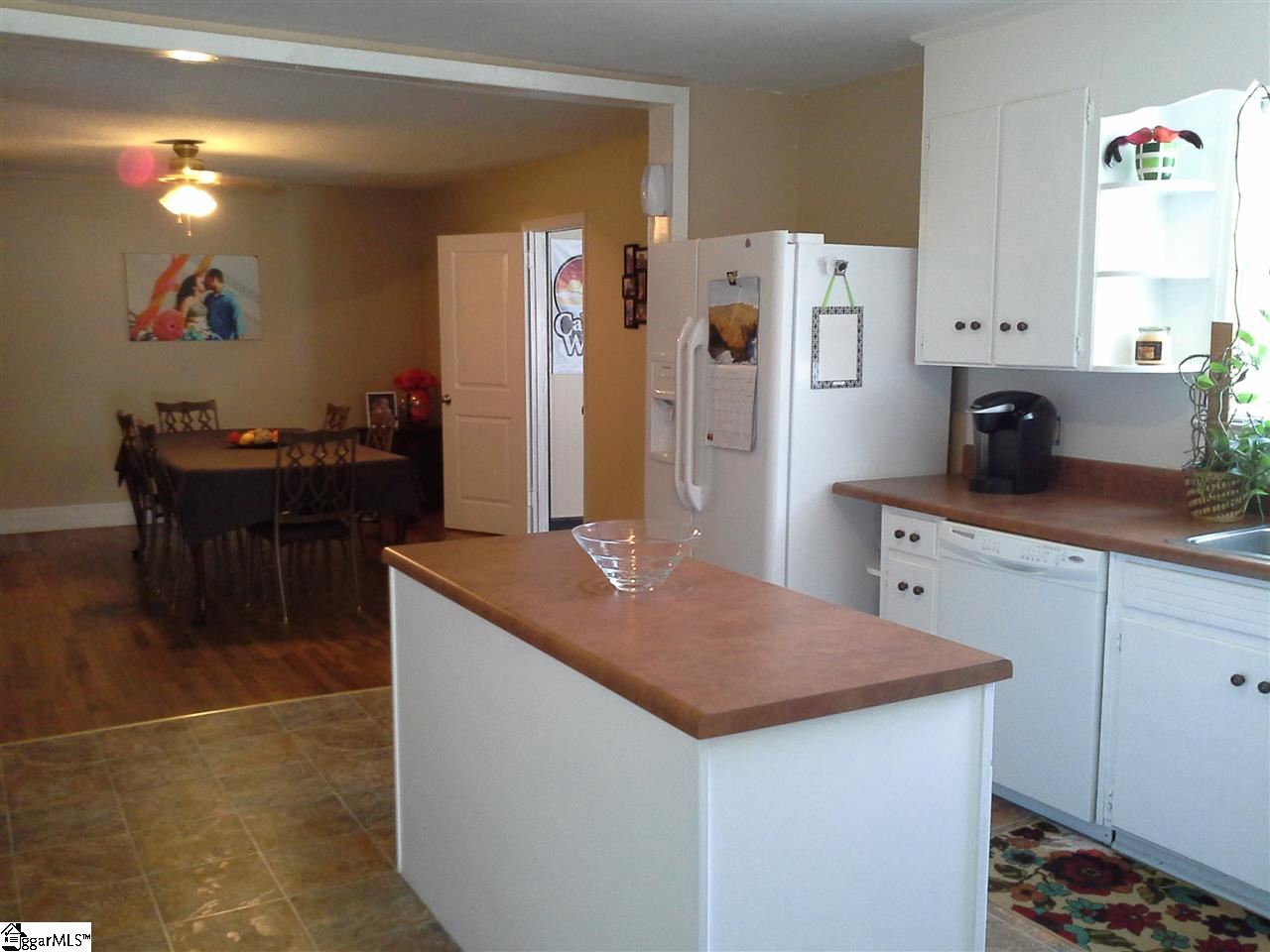 322 Taylor Road Greer, SC 29651 - Photo 4 of 17 Gallery Image 4