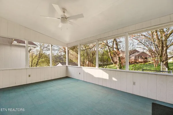 $395,000 | 307 Walnut Street, Clinton, TN 37716