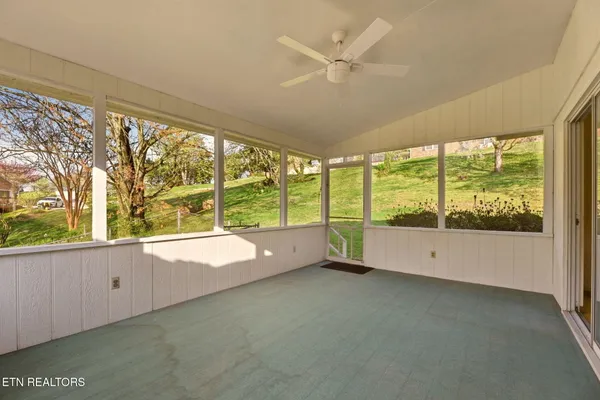 $395,000 | 307 Walnut Street, Clinton, TN 37716