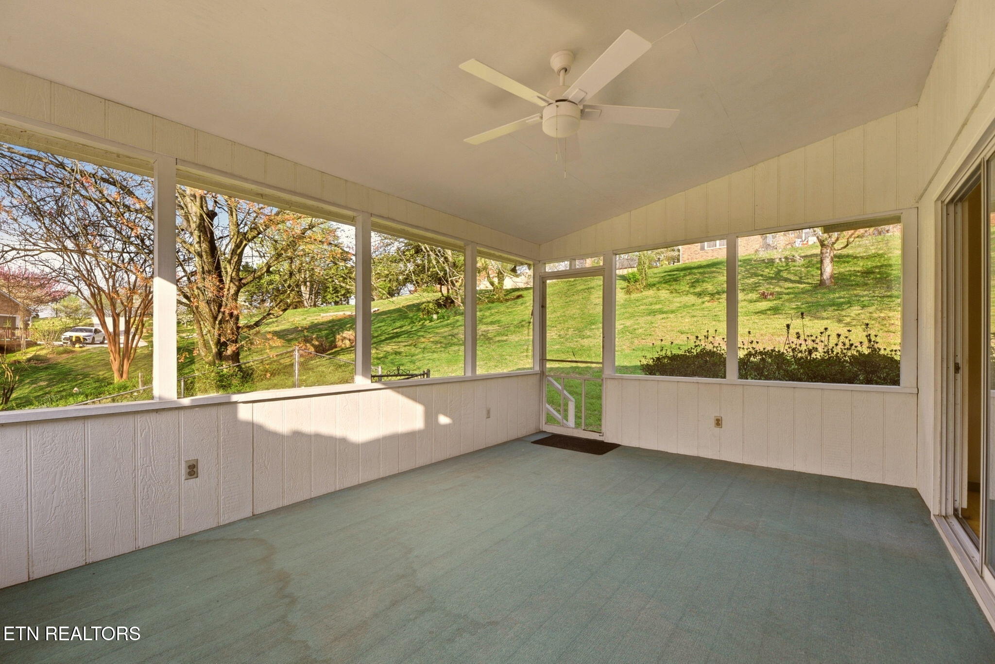 307 Walnut Street Clinton, TN 37716 - Photo 14 of 38 14-web-or-mls-(101)