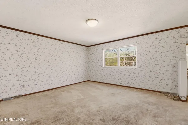 $395,000 | 307 Walnut Street, Clinton, TN 37716