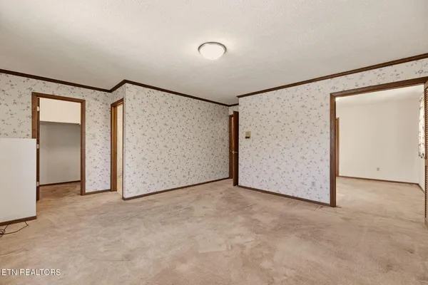 $395,000 | 307 Walnut Street, Clinton, TN 37716