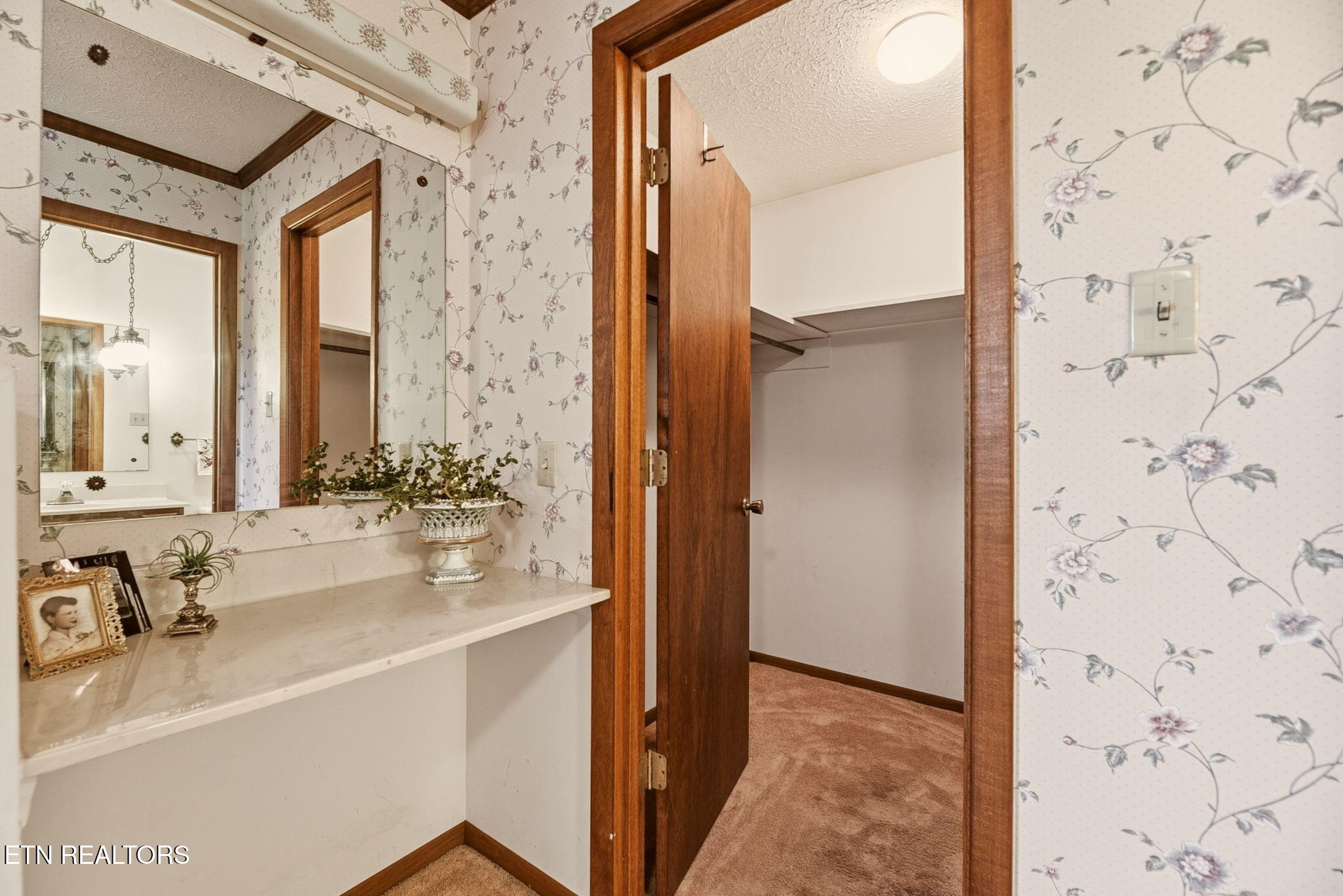 307 Walnut Street Clinton, TN 37716 - Photo 17 of 38 17-web-or-mls-(44)