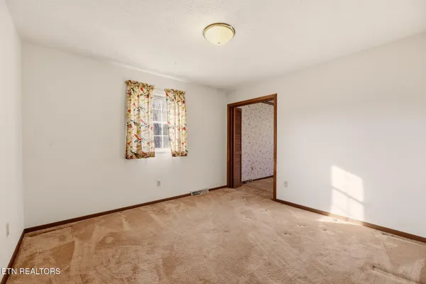 $395,000 | 307 Walnut Street, Clinton, TN 37716