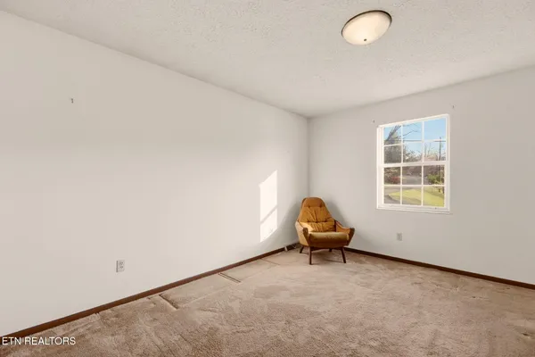 $395,000 | 307 Walnut Street, Clinton, TN 37716