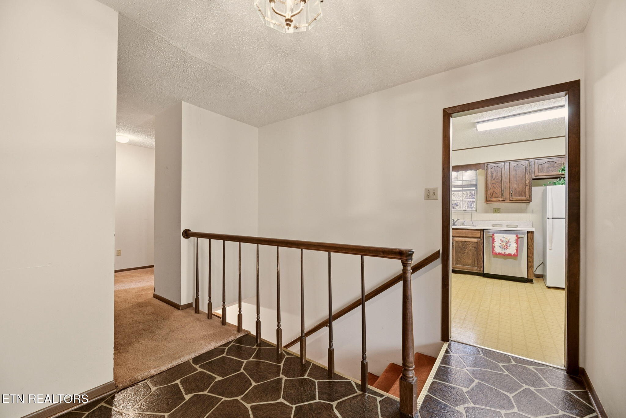 307 Walnut Street Clinton, TN 37716 - Photo 3 of 38 3-web-or-mls-(8)