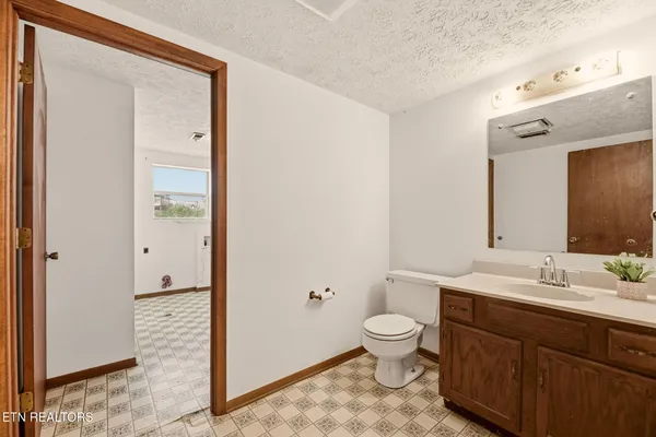 $395,000 | 307 Walnut Street, Clinton, TN 37716