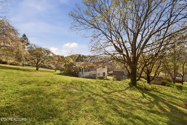 $395,000 | 307 Walnut Street, Clinton, TN 37716