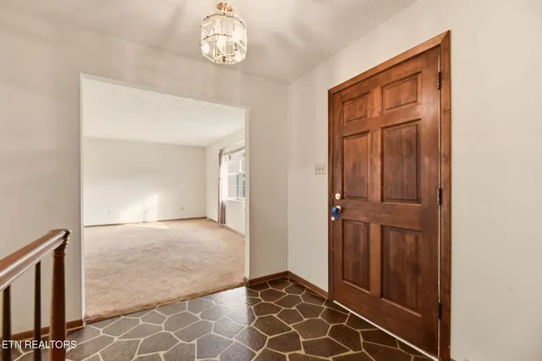 $395,000 | 307 Walnut Street, Clinton, TN 37716