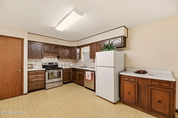 $395,000 | 307 Walnut Street, Clinton, TN 37716