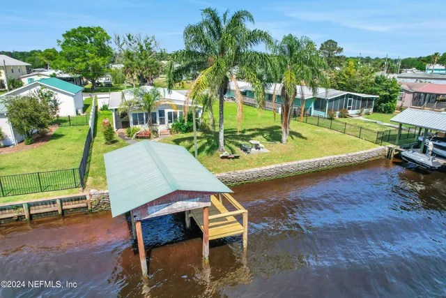 $300,000 | 219 Sportsman Drive, Welaka, FL 32193