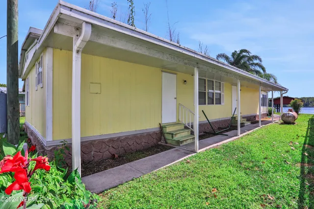 $300,000 | 219 Sportsman Drive, Welaka, FL 32193