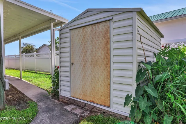 $300,000 | 219 Sportsman Drive, Welaka, FL 32193