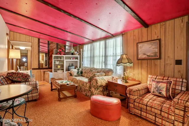 $300,000 | 219 Sportsman Drive, Welaka, FL 32193