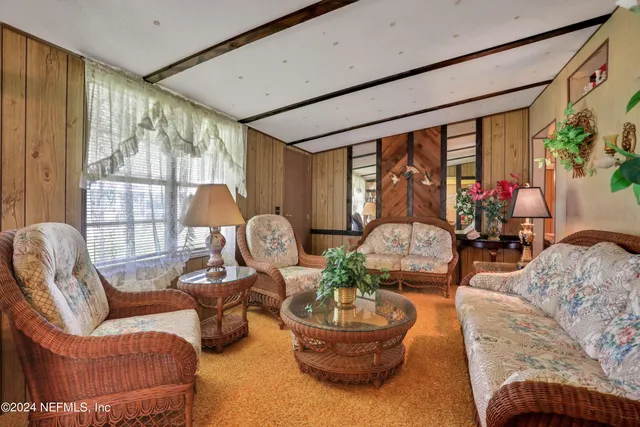 $300,000 | 219 Sportsman Drive, Welaka, FL 32193