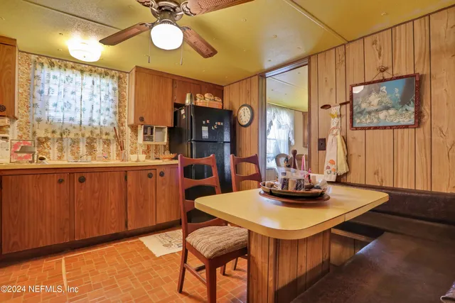 $300,000 | 219 Sportsman Drive, Welaka, FL 32193