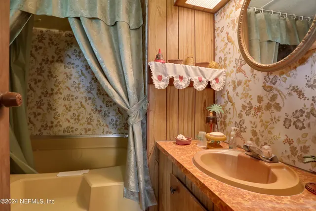 $300,000 | 219 Sportsman Drive, Welaka, FL 32193