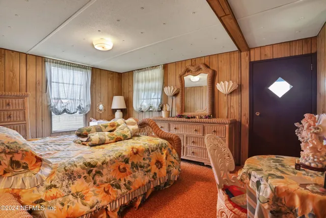 $300,000 | 219 Sportsman Drive, Welaka, FL 32193