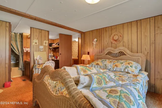 $300,000 | 219 Sportsman Drive, Welaka, FL 32193