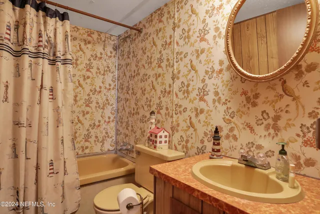 $300,000 | 219 Sportsman Drive, Welaka, FL 32193