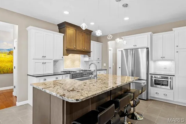 $675,000 | 1957 Llewellyn Road, Swansea, IL 62223