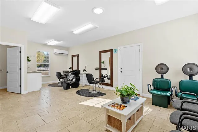 $675,000 | 1957 Llewellyn Road, Swansea, IL 62223