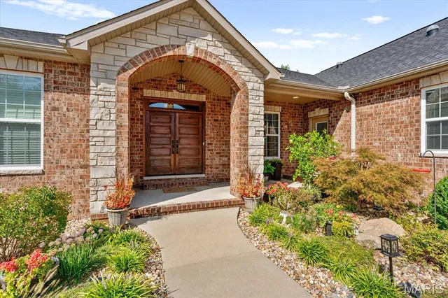 $675,000 | 1957 Llewellyn Road, Swansea, IL 62223