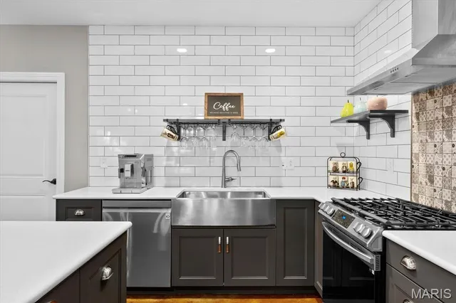 $675,000 | 1957 Llewellyn Road, Swansea, IL 62223