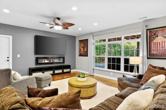 $675,000 | 1957 Llewellyn Road, Swansea, IL 62223