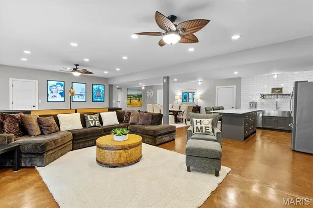 $675,000 | 1957 Llewellyn Road, Swansea, IL 62223