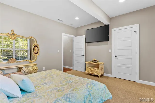 $675,000 | 1957 Llewellyn Road, Swansea, IL 62223