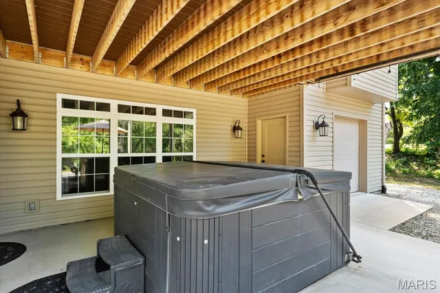 $675,000 | 1957 Llewellyn Road, Swansea, IL 62223