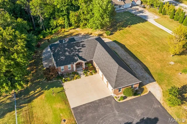 $675,000 | 1957 Llewellyn Road, Swansea, IL 62223