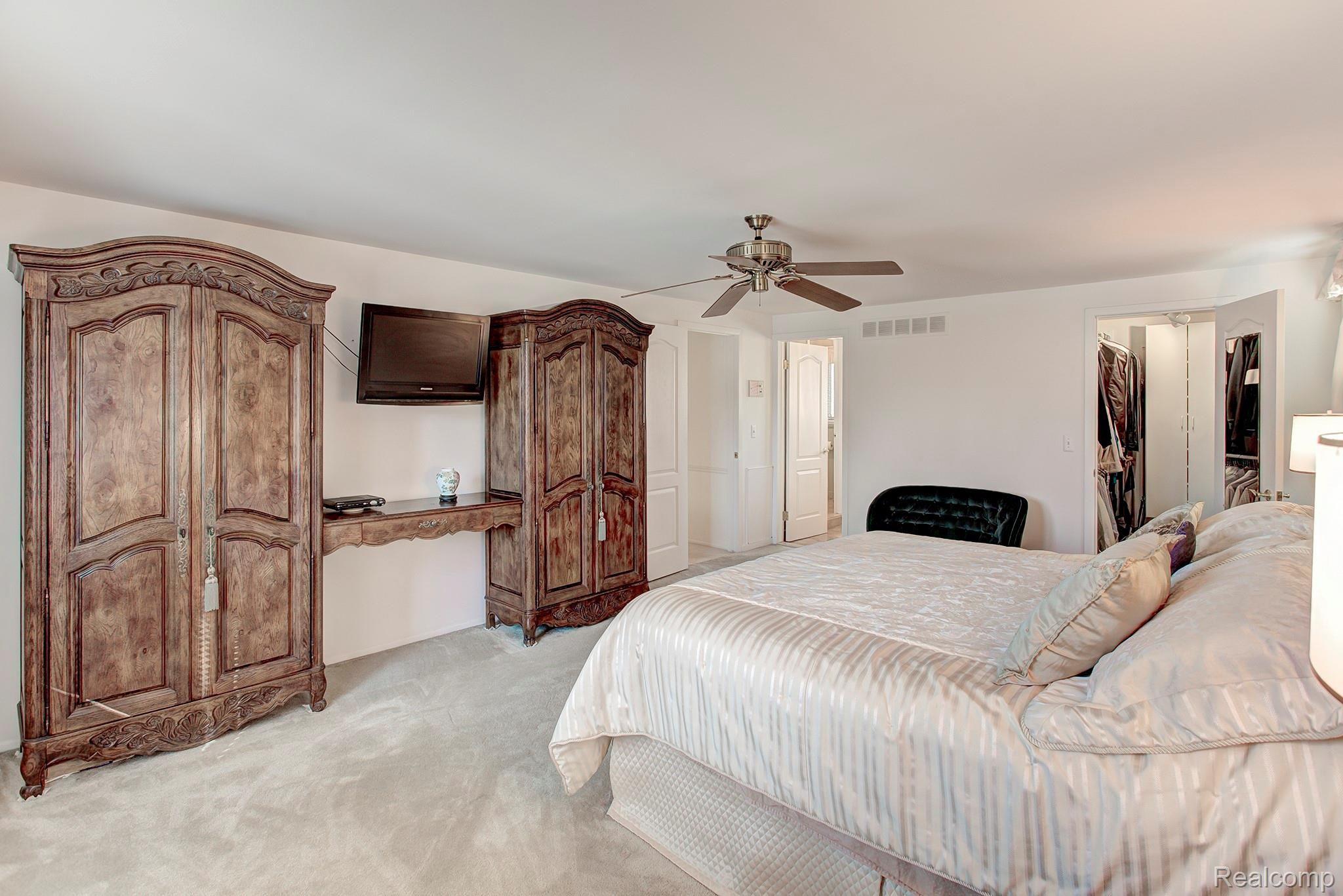 2506 Ridge Drive Troy, MI 48098 - Photo 14 of 42 34.jpg
